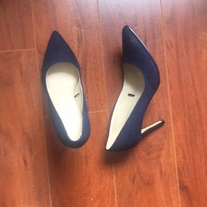 Navy heels